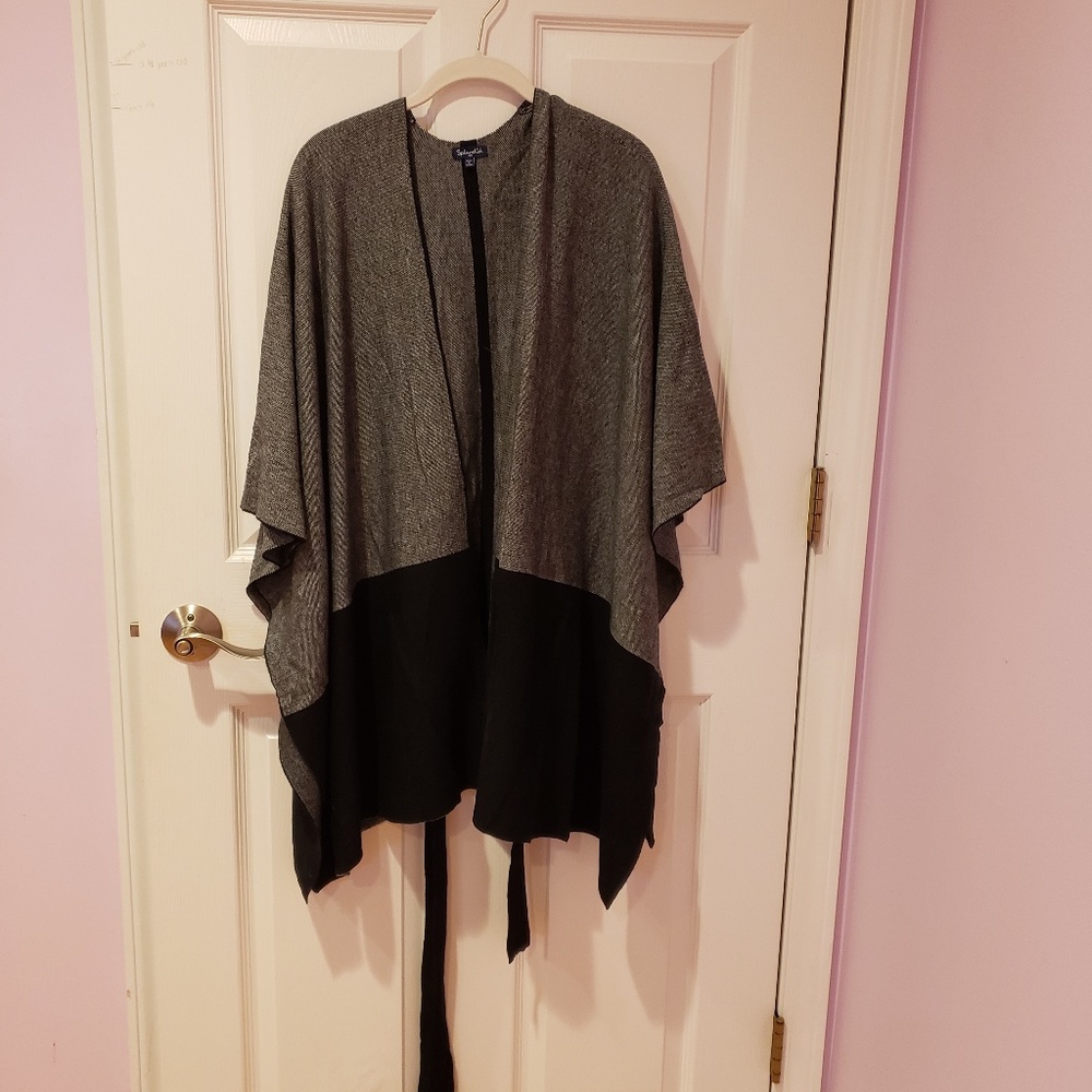 Splendid Belted Wool Ruana - Picture 3 of 4